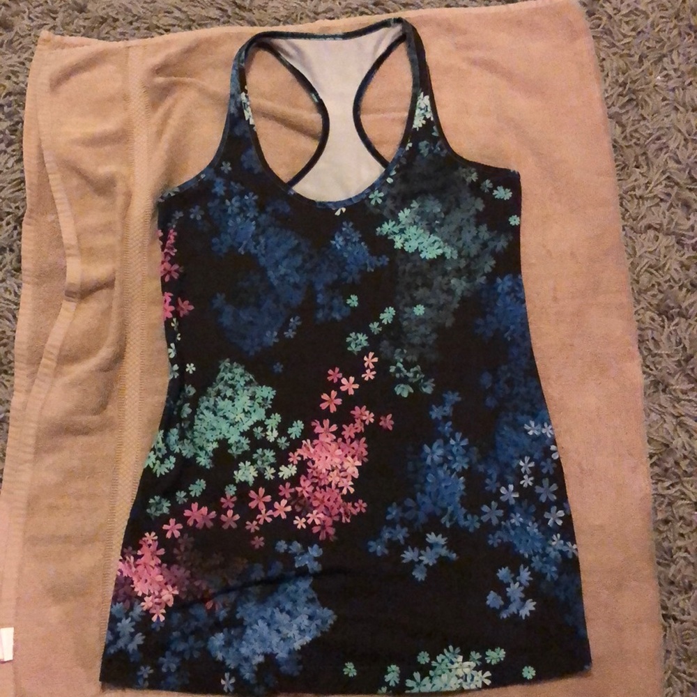 Lululemon tank top